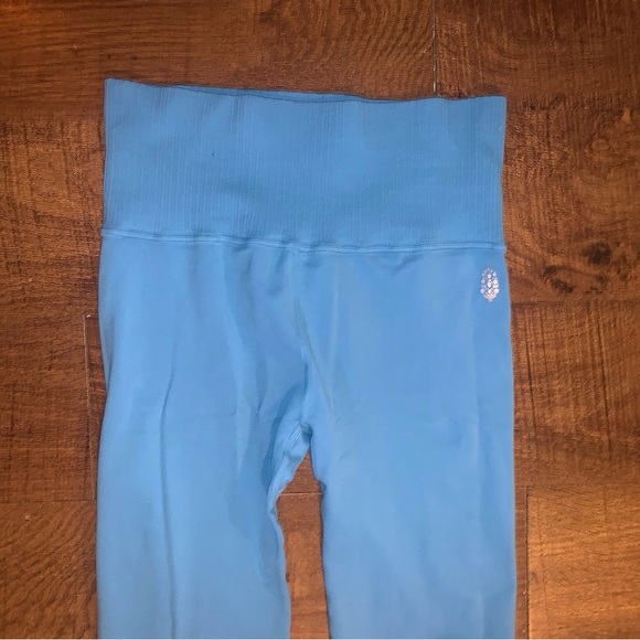 *SOLD* Free People Movement 7/8 Good Karma Leggings Bright Blue M/L - Picture 6 of 8
